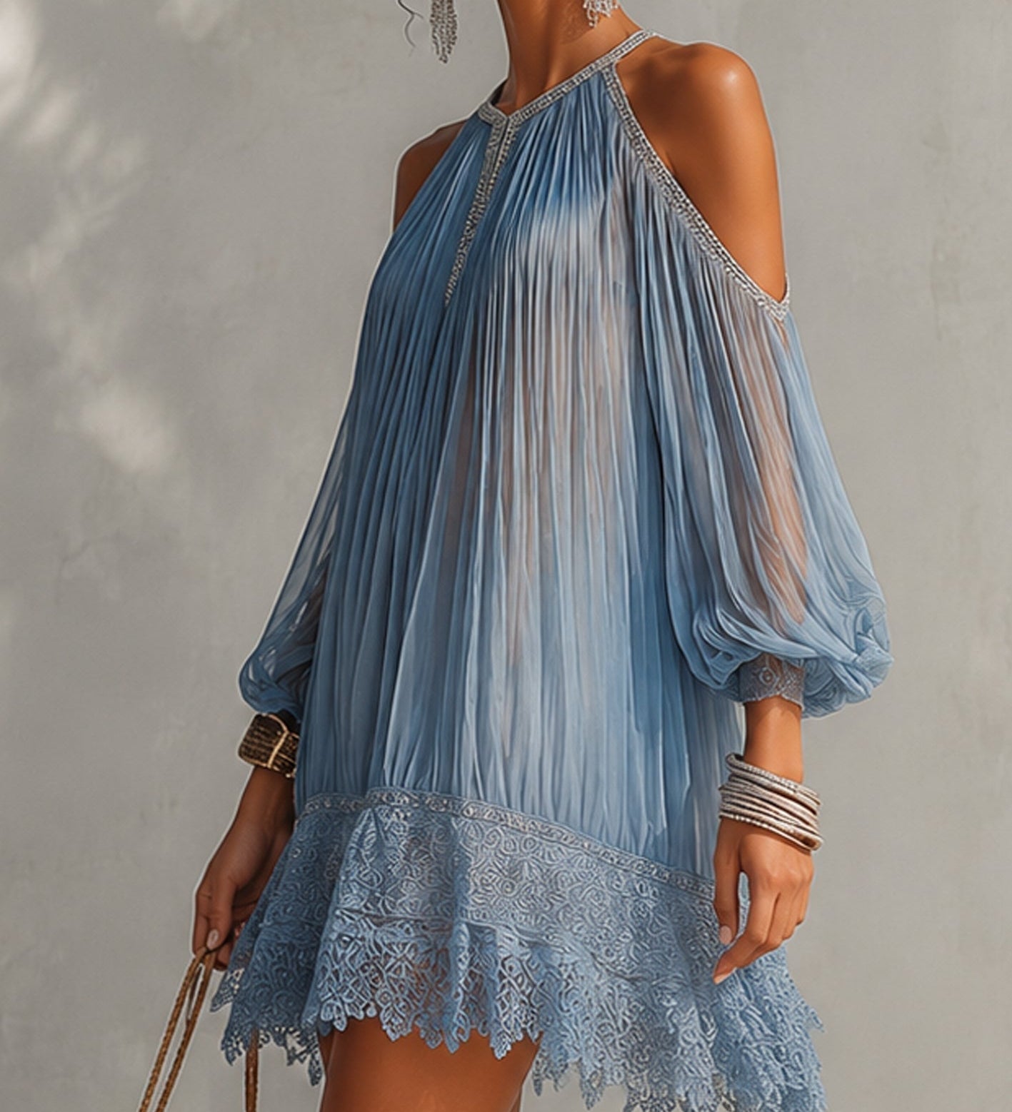 Céleste | Mini Vestido Azul com Ombros Descobertos e Barra de Renda