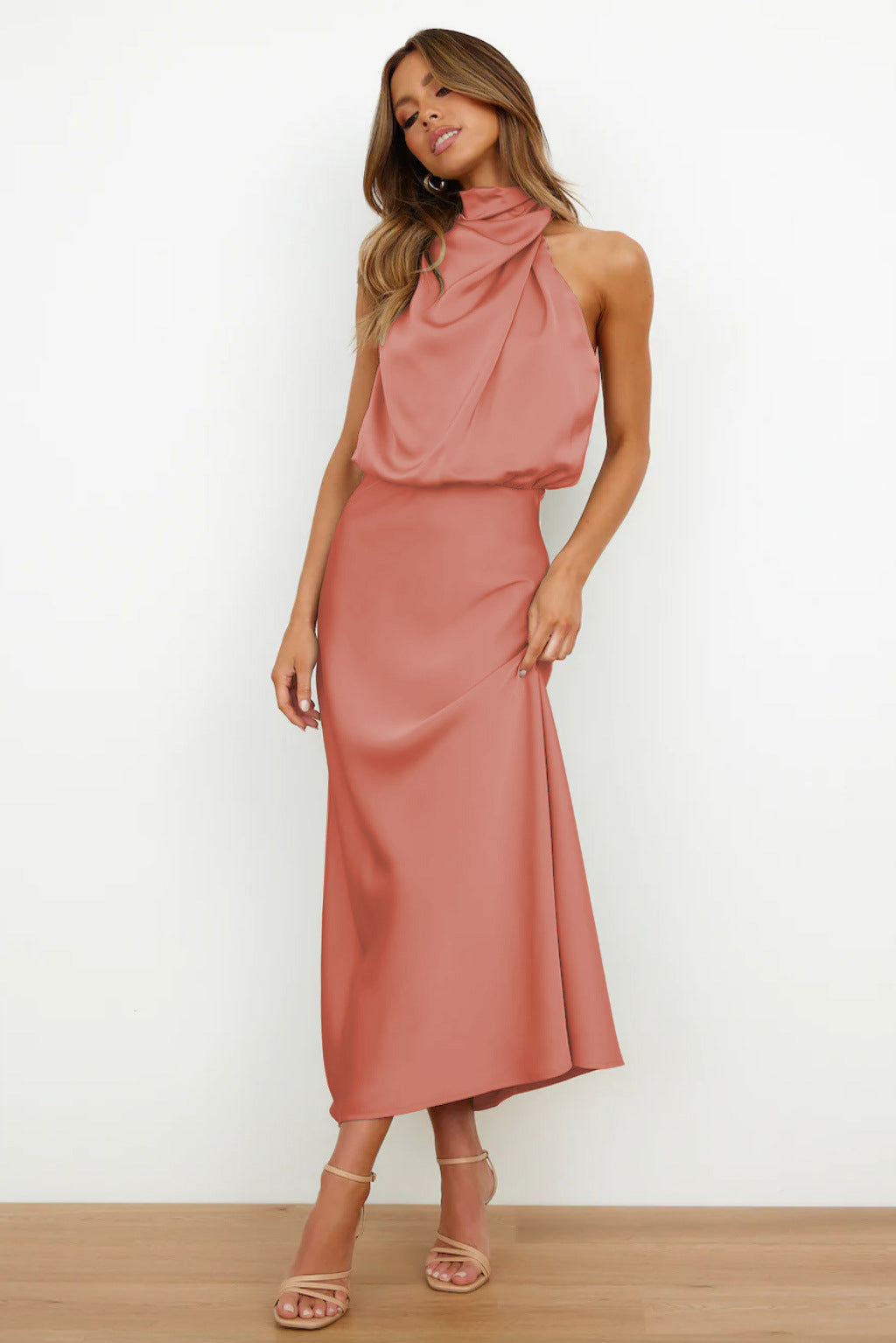 Tyra | Vestido de soirée elegante com decote halter