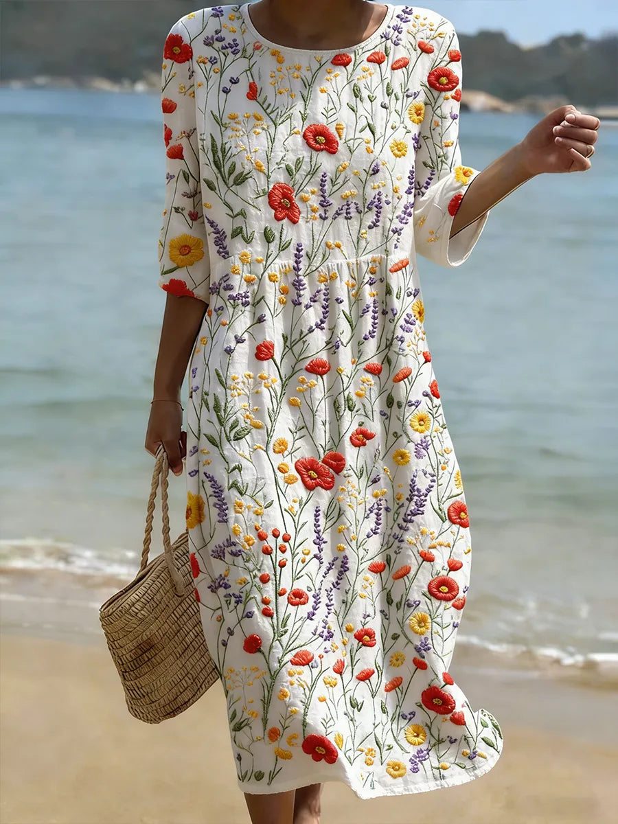 Vestido informal de mulher com estampado floral.