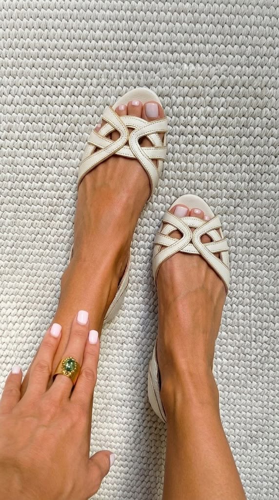 Camilla | Sandálias Trançadas Creme Elegante