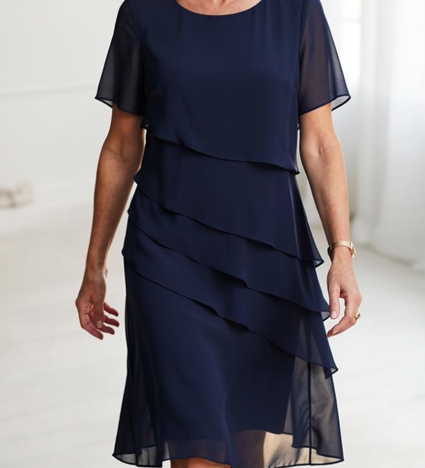 Juliette – Vestido elegante fluido com volantes