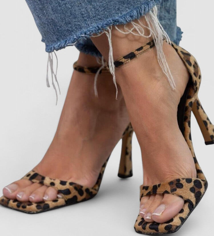 Júlia - Sandálias de salto alto com estampado leopardo
