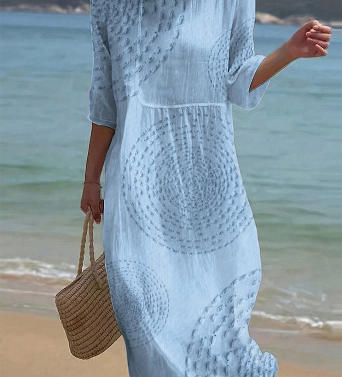 Vestido informal de mulher bordado.