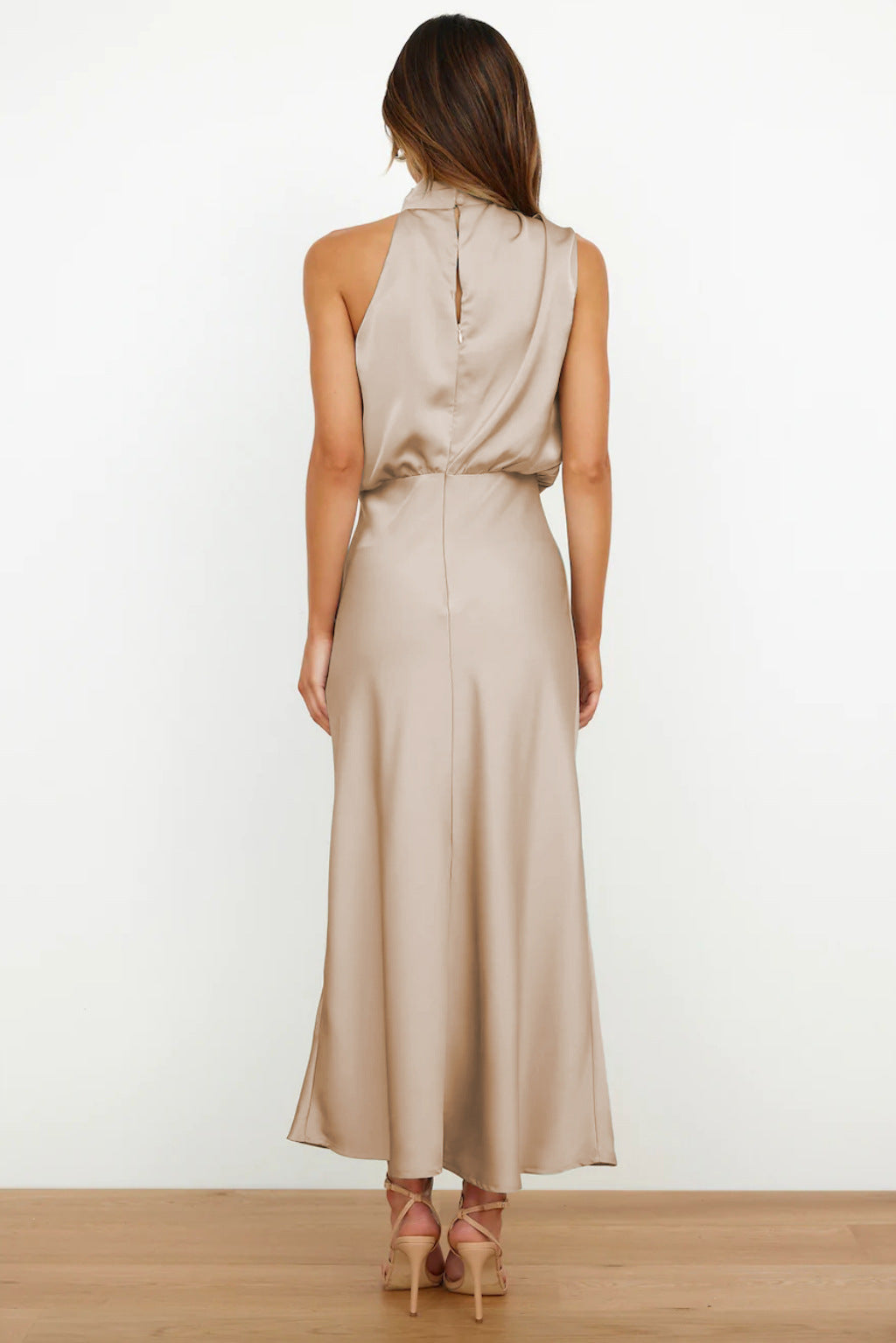 Tyra | Vestido de soirée elegante com decote halter