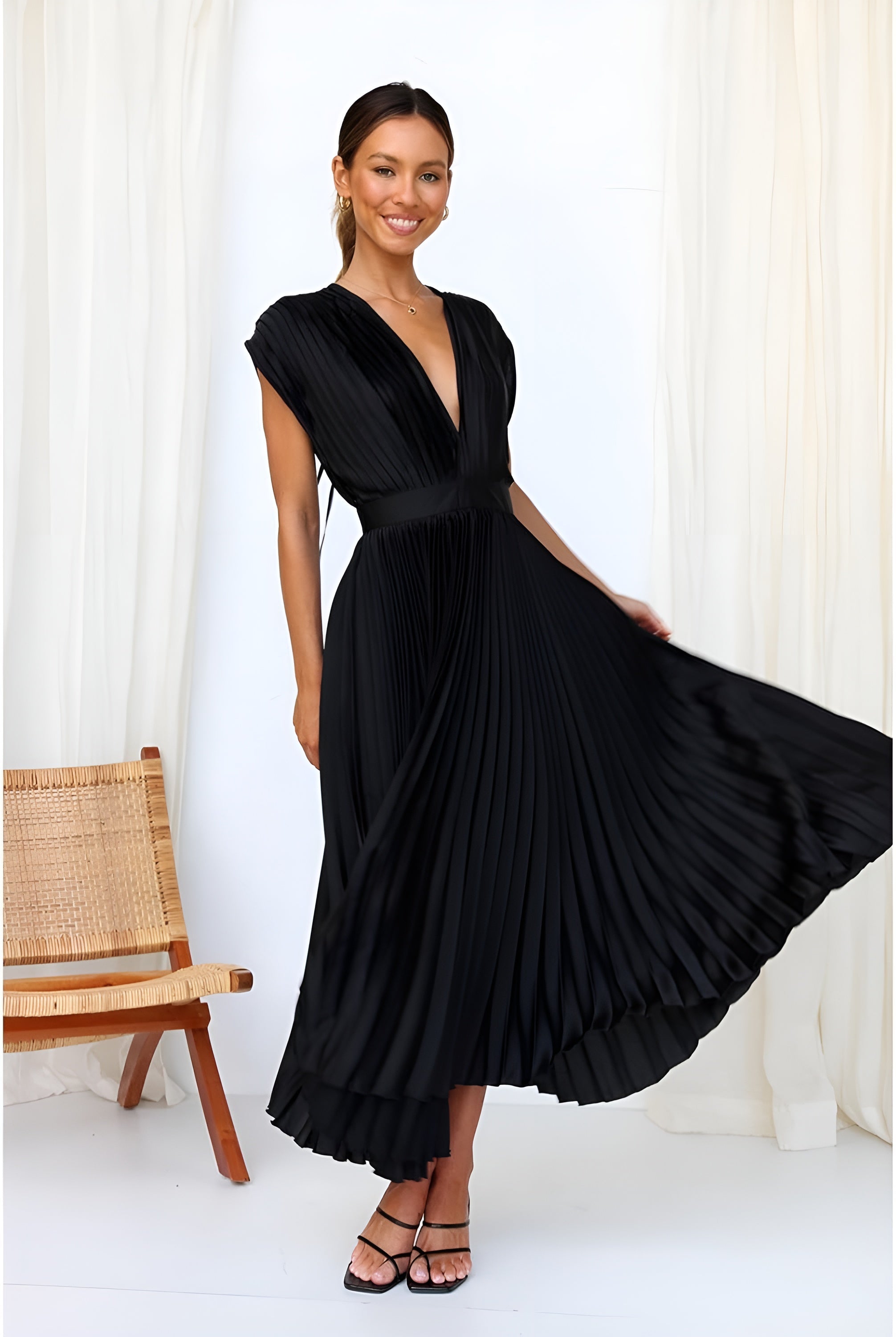 Selina | Vestido sem mangas com pregas e fecho éclair
