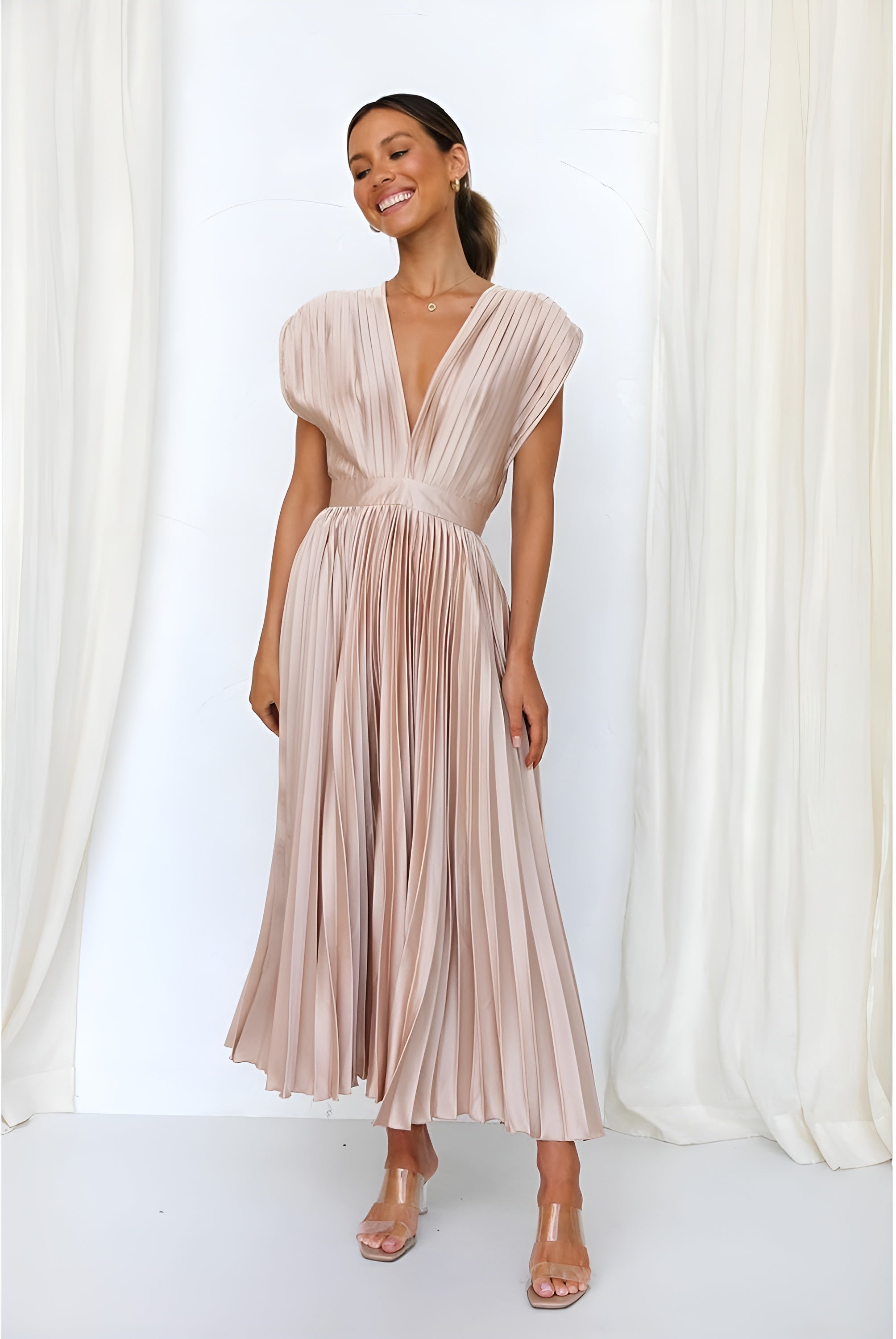 Selina | Vestido sem mangas com pregas e fecho éclair