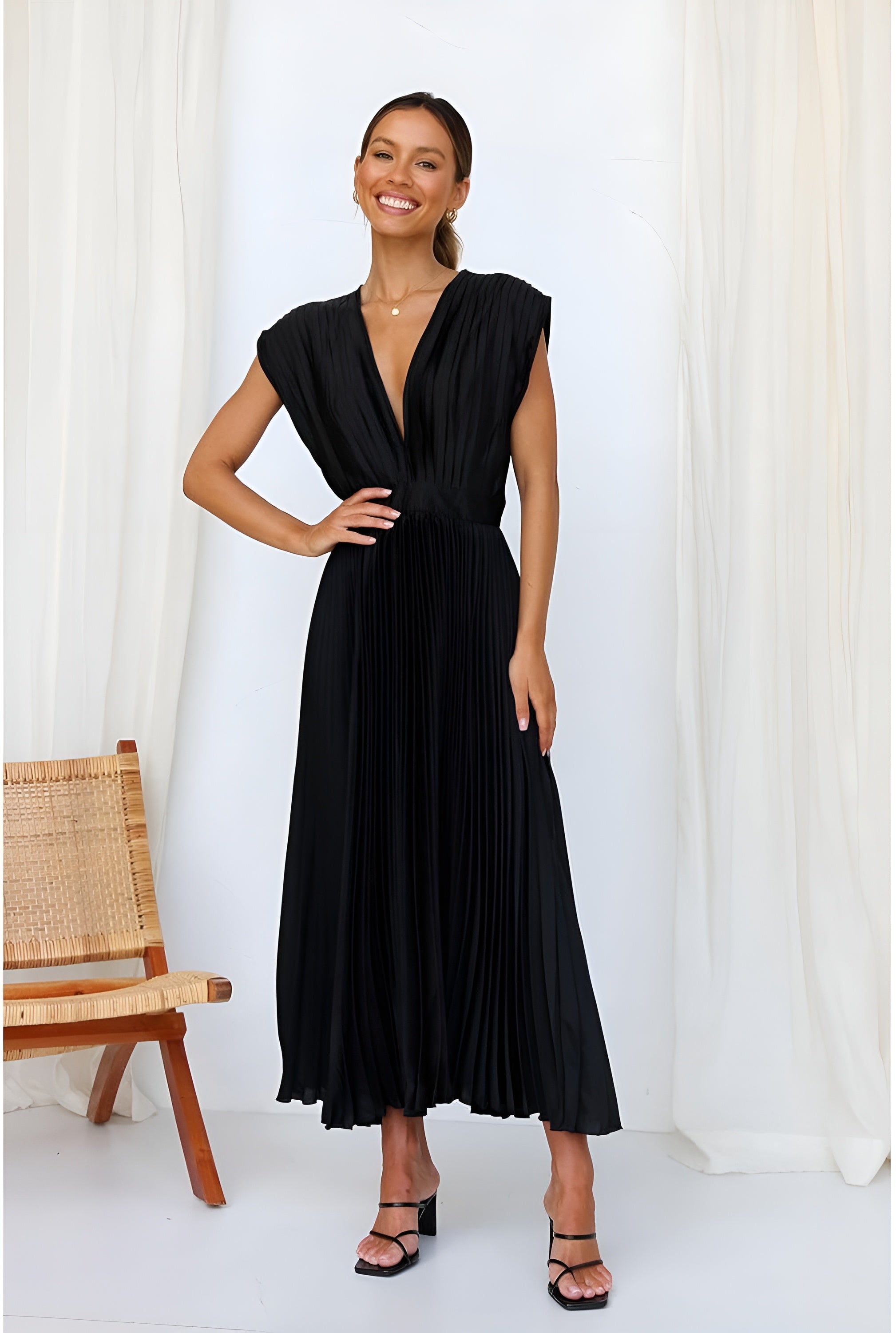Selina | Vestido sem mangas com pregas e fecho éclair