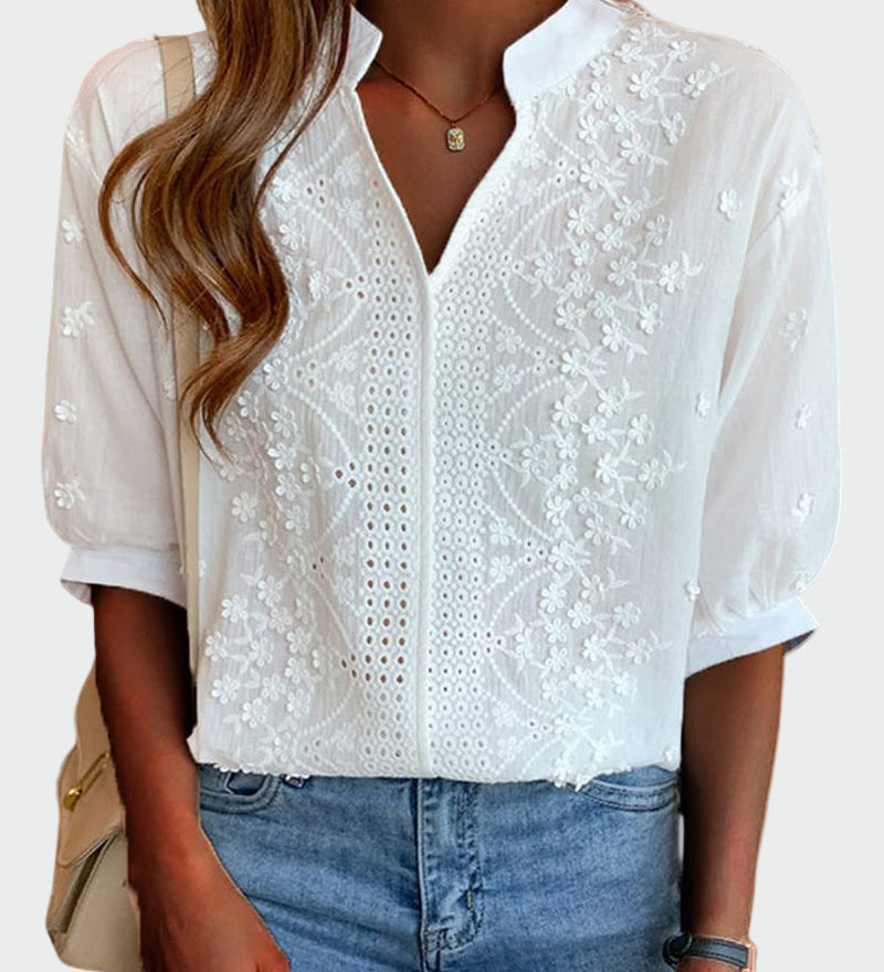 Blusa com detalhes de renda