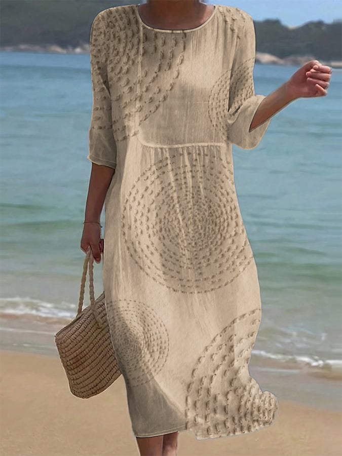 Vestido informal de mulher bordado.