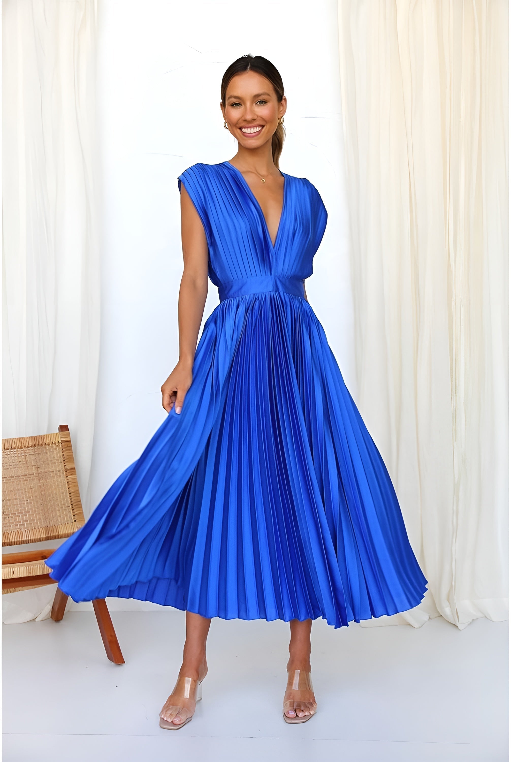 Selina | Vestido sem mangas com pregas e fecho éclair