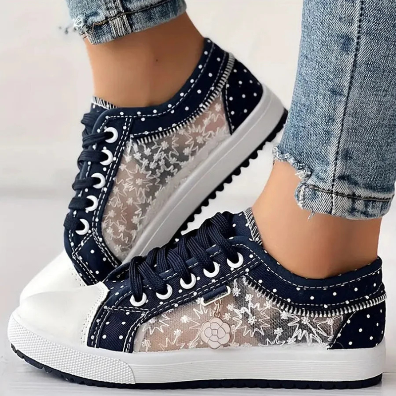 CAROL | SAPATILHAS ELEGANTES COM DETALHES FLORAIS
