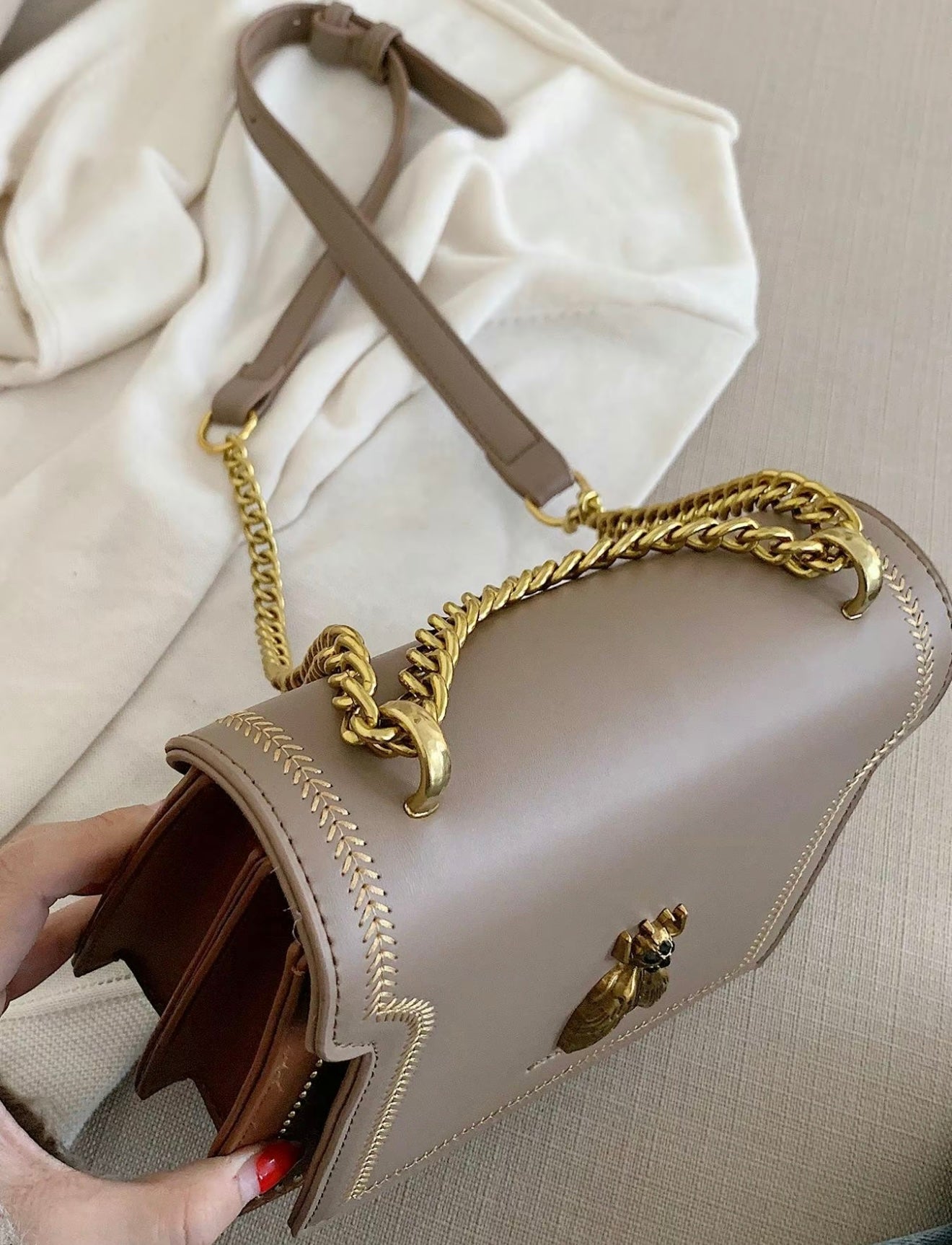 Éloria Paris - Bolsa de Cadeia de Luxo