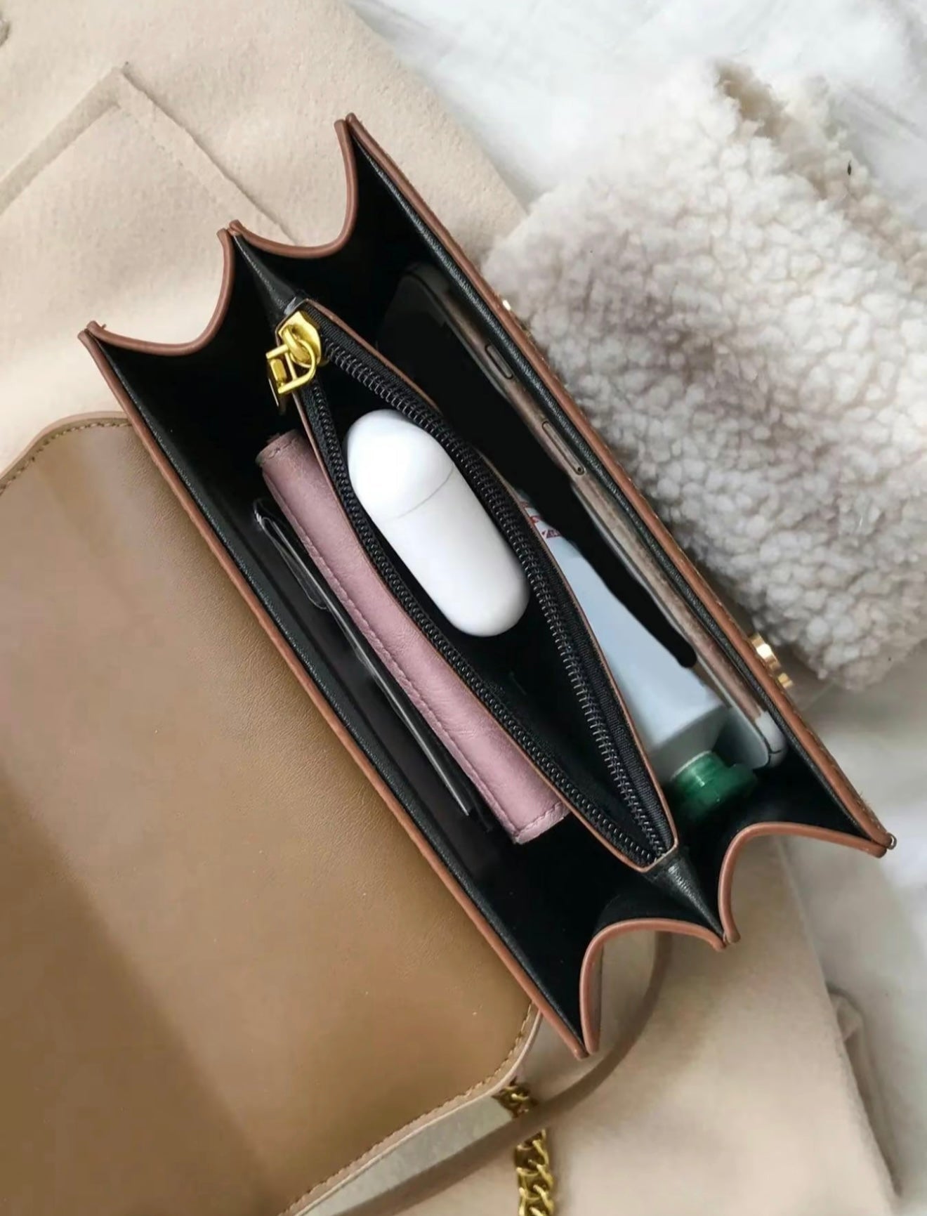 Éloria Paris - Bolsa de Cadeia de Luxo