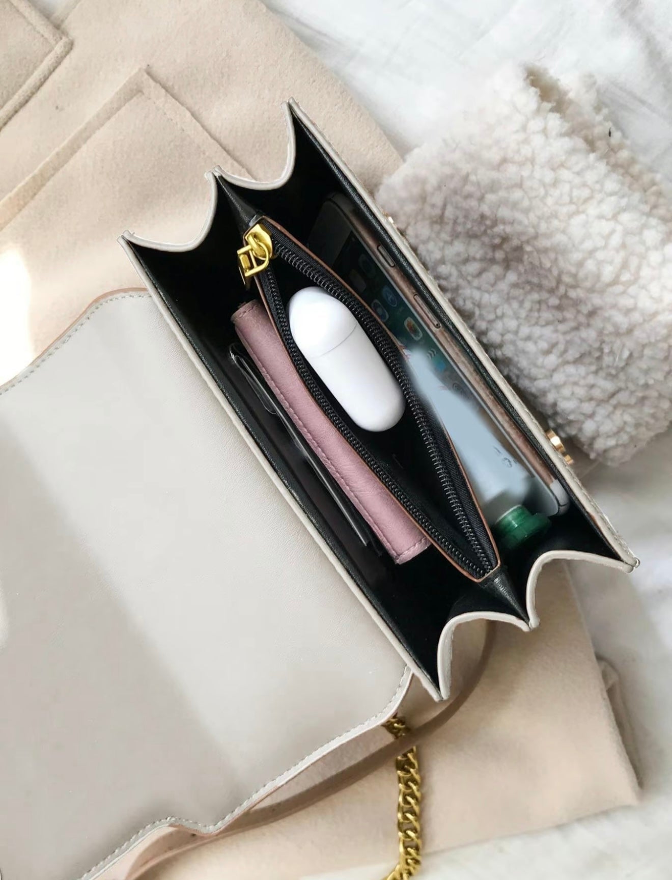 Éloria Paris - Bolsa de Cadeia de Luxo