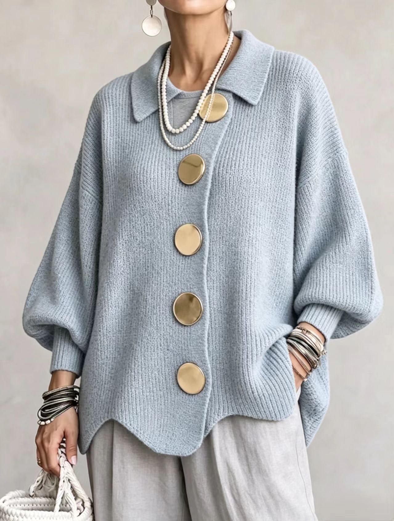 Victoire | Cardigan oversized com grandes botões dourados