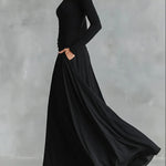 Noémie | Vestido Longo Preto com Decote Bateau & Drapeado Elegante