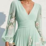 Cisella | Vestido midi em verde claro com padrão floral
