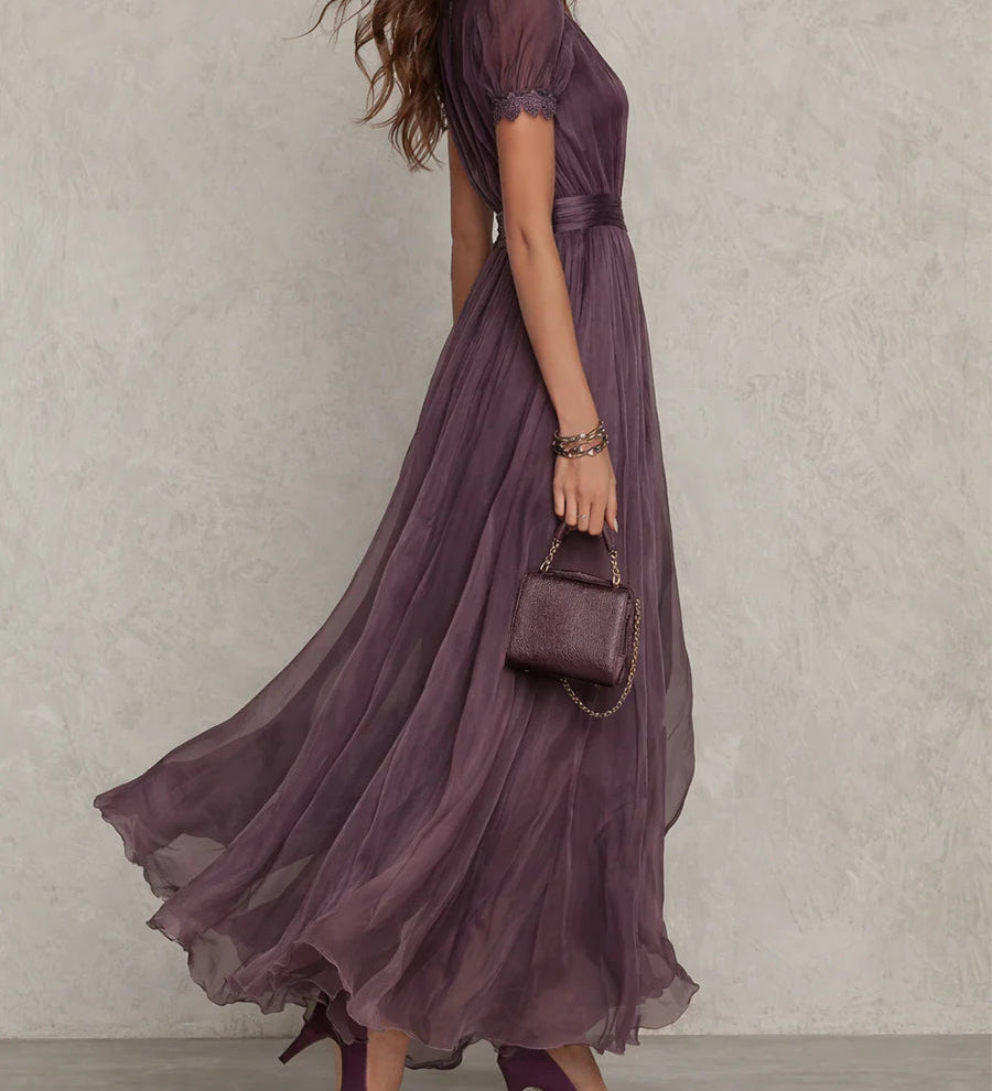 Flavia | Vestido Longo Elegante Violeta Decote Gota Renda
