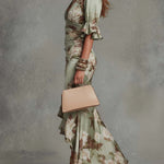 Anastasia | Vestido Longo em Cetim com Estampa Floral