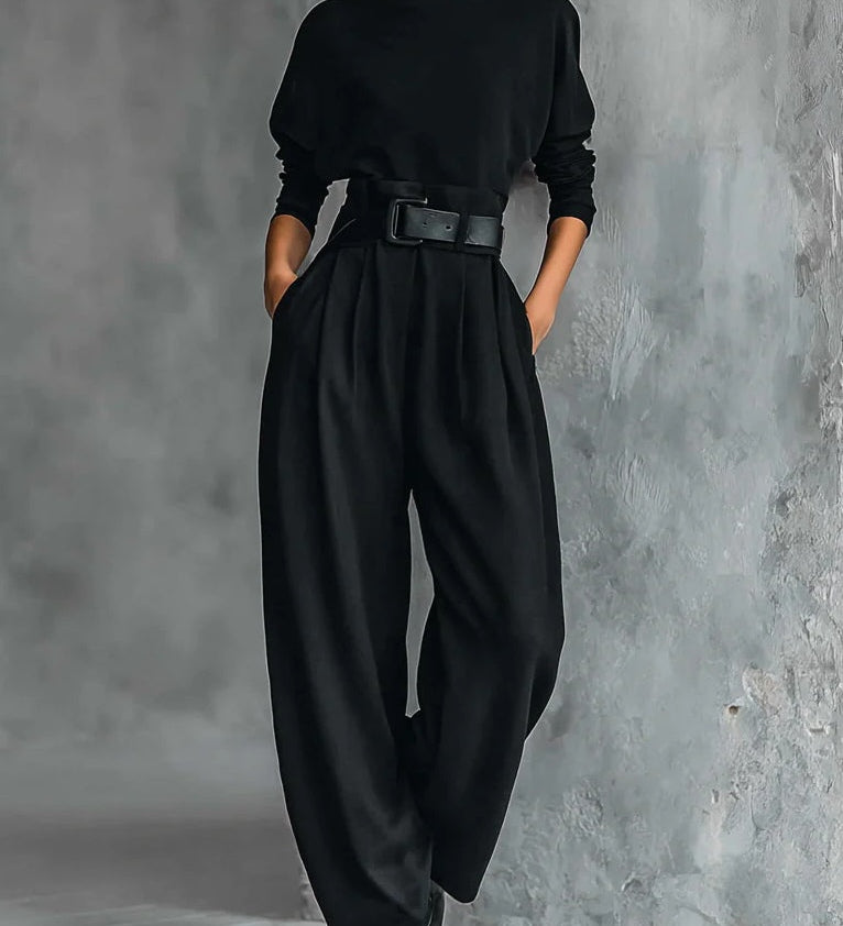Victoire | Conjunto Preto com Gola Alta & Calças