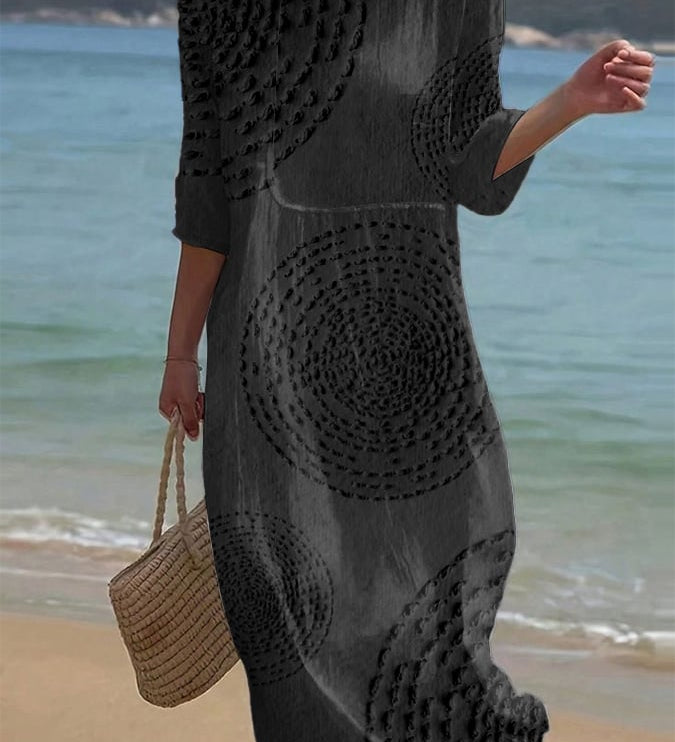 Vestido informal de mulher bordado.