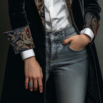 Octavia | Blazer Ajustado com Detalhes Barrocos