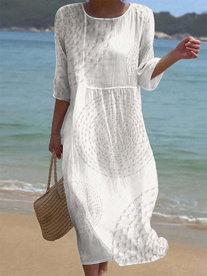 Vestido informal de mulher bordado.