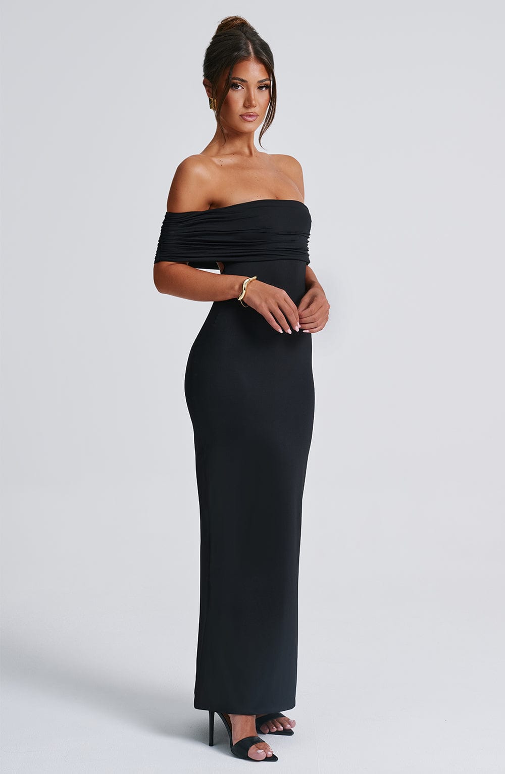 Tindra | Robe longa Bardot refinada