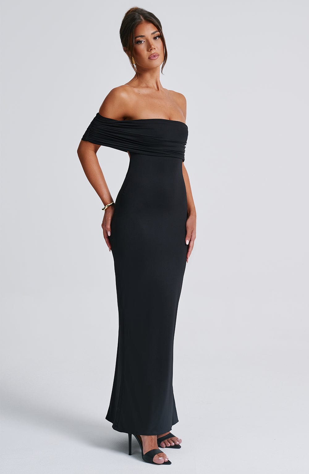 Tindra | Robe longa Bardot refinada