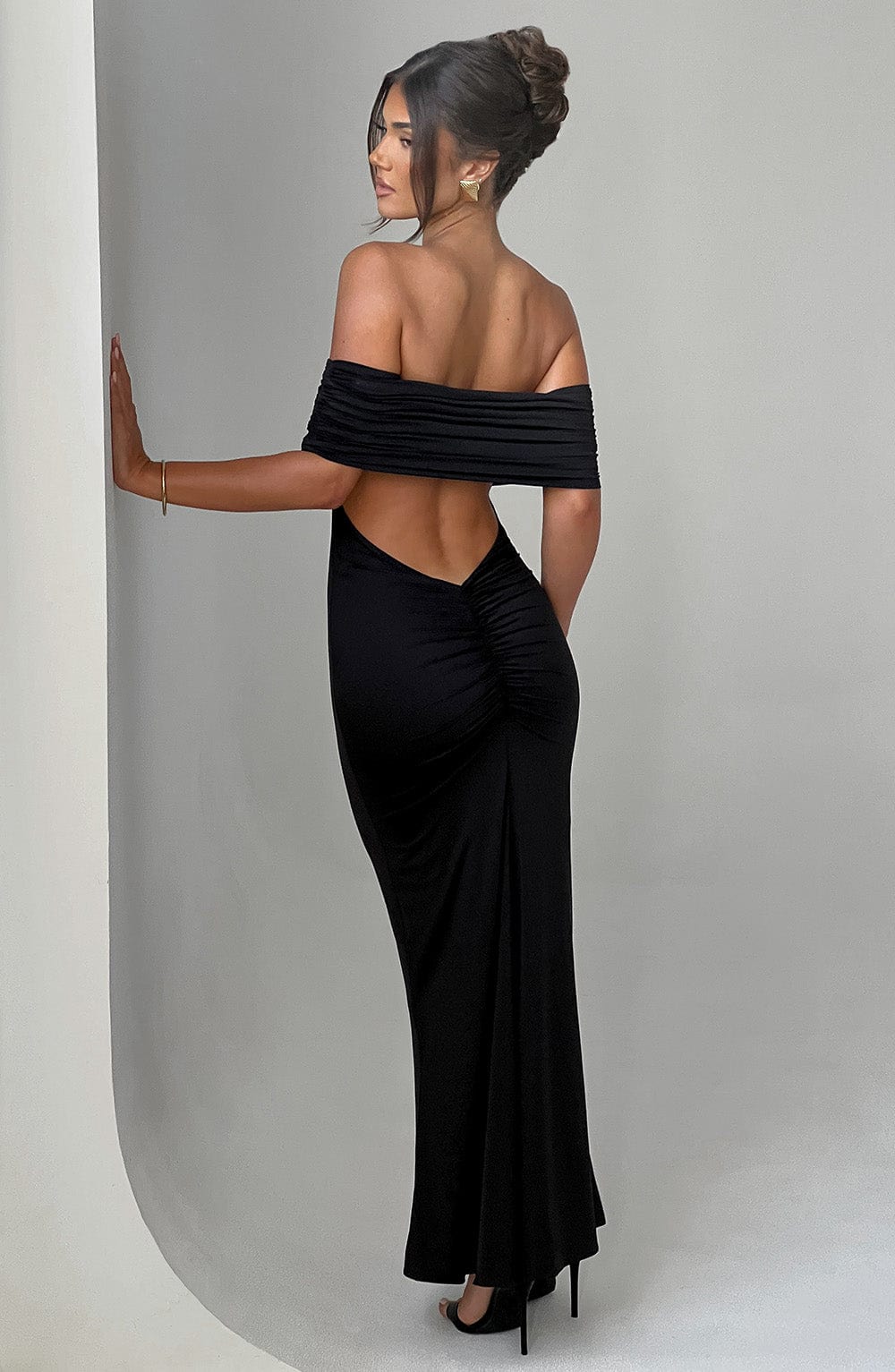 Tindra | Robe longa Bardot refinada