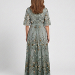 Élodie | Vestido maxi bordado com decote em V
