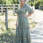 Élodie | Vestido maxi bordado com decote em V