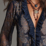 Katie™ | Blusa refinada com meia-zíper e volantes